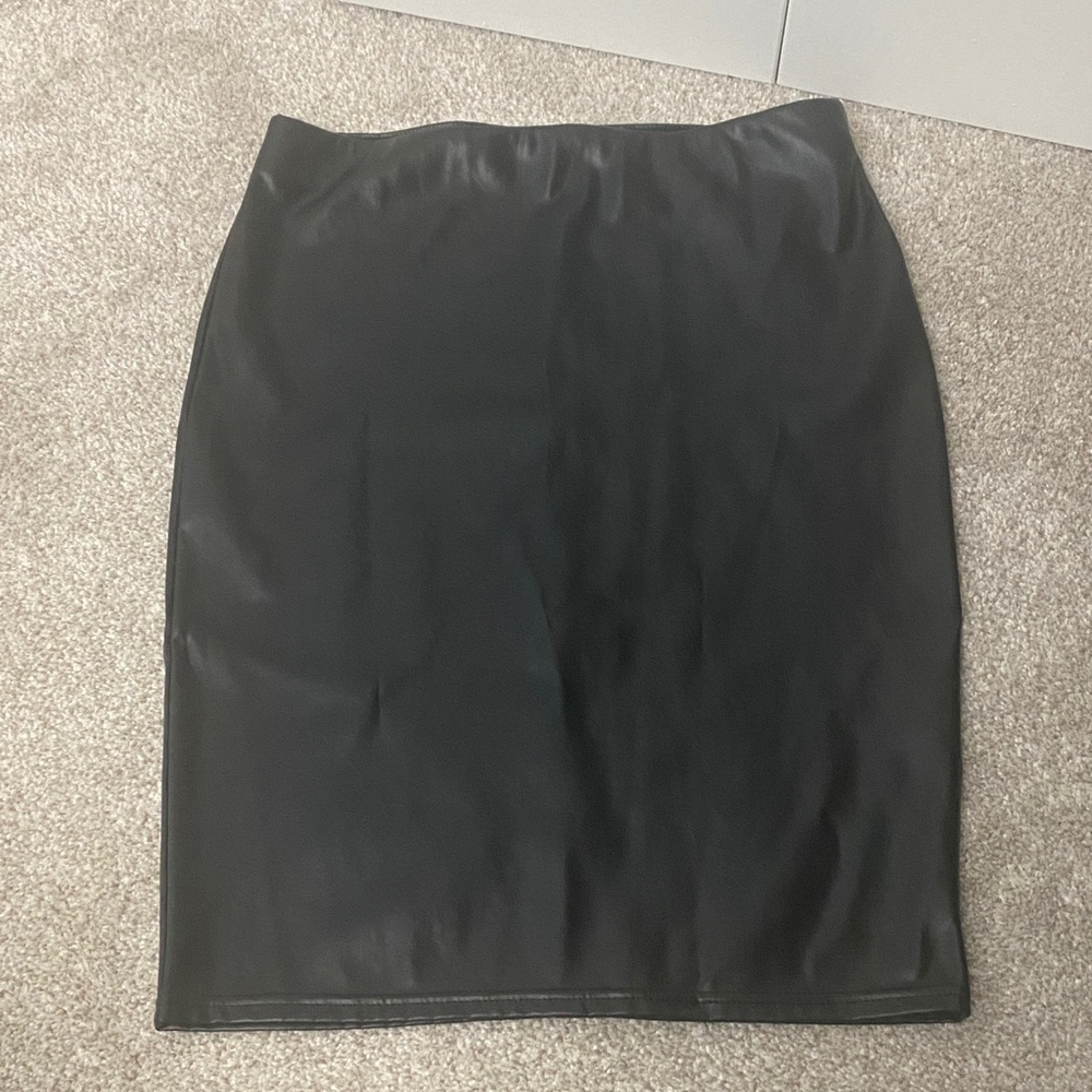 Aritzia TEN by Babaton Classic Black Faux Leather Pencil Skirt